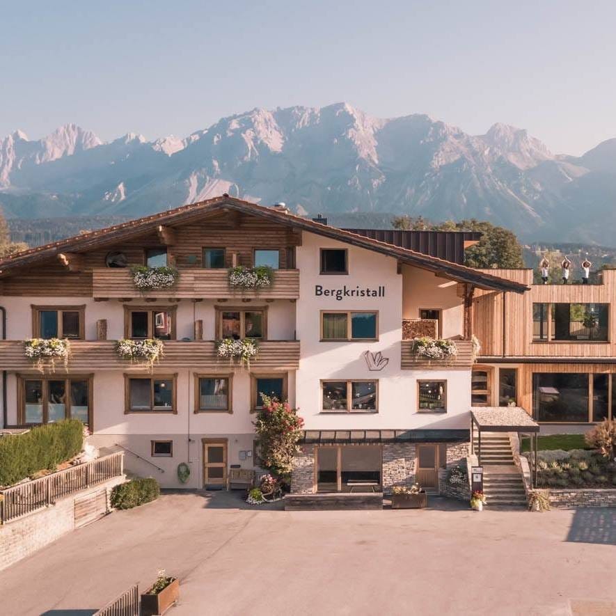 Biohotel Bergkristall in front of the Dachstein mountains